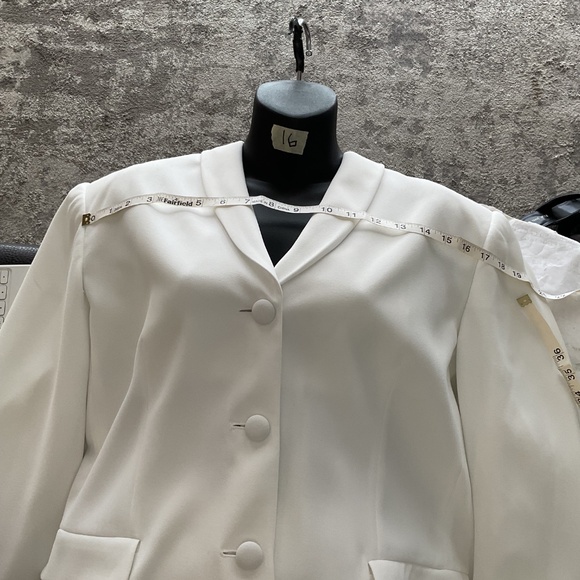 EMILY Polyester Skirt Suit Size 10 White Lined Notch Collar Cocktail 2PC - Picture 6 of 11